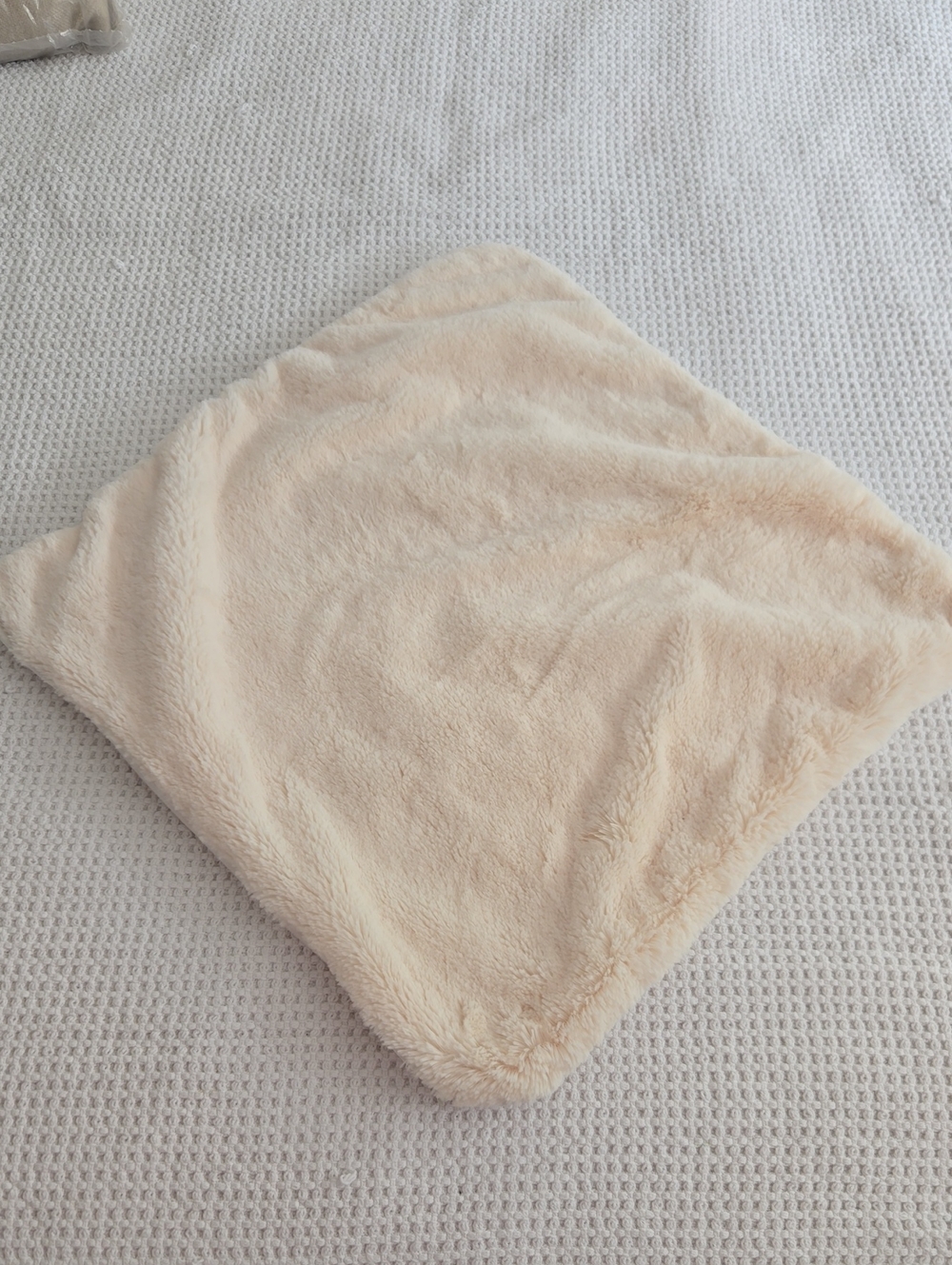 Restoration Hardware Plush Faux Fur Cushion Cover - Cream 20 x 20 - Picture 2 of 6